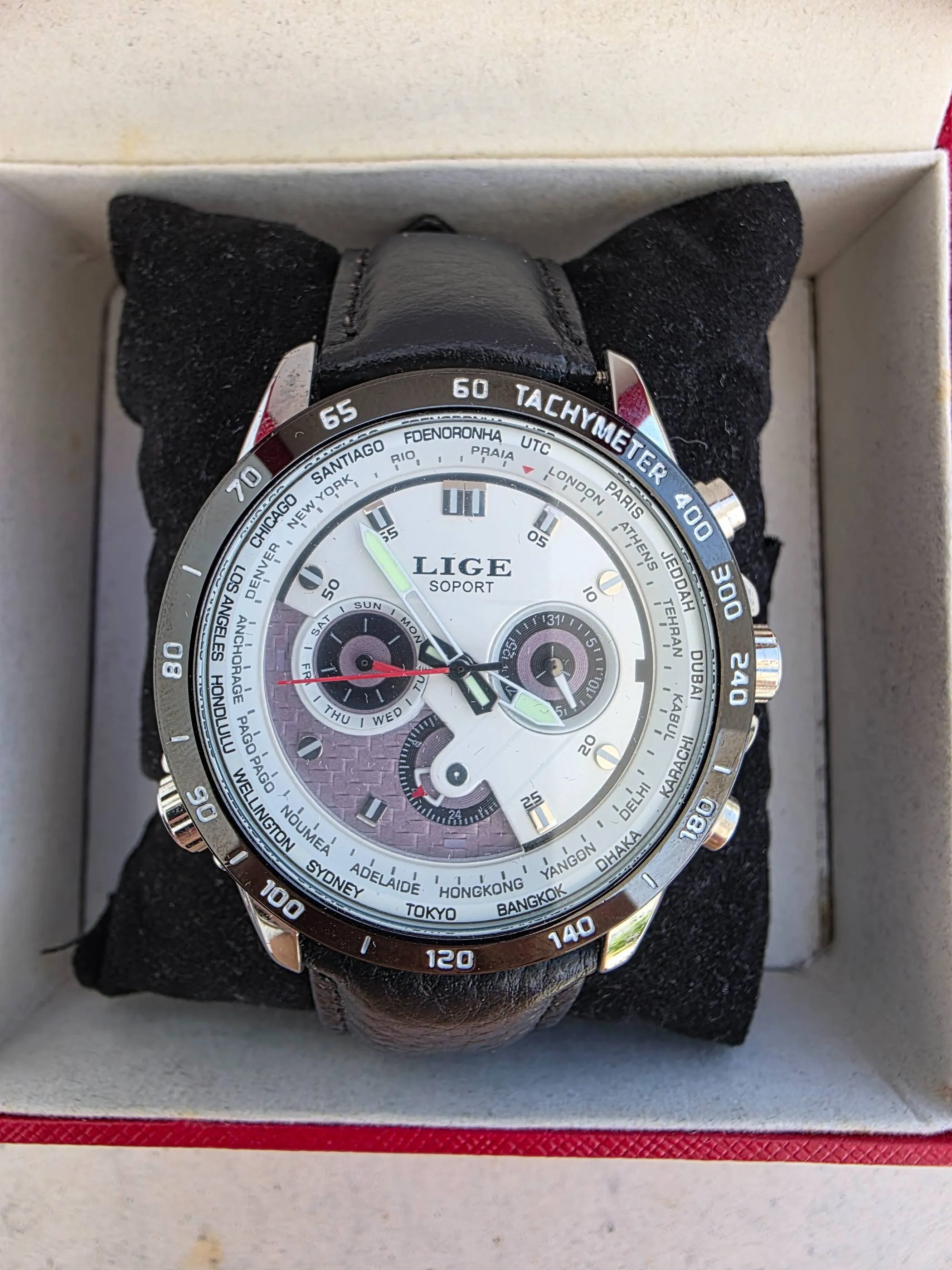 Montre homme dans l'Emballage
