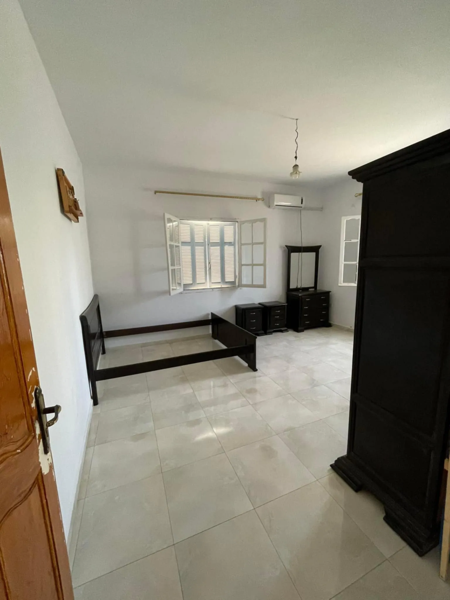 À VENDRE UNE VILLA SITUEE A  HERGLA