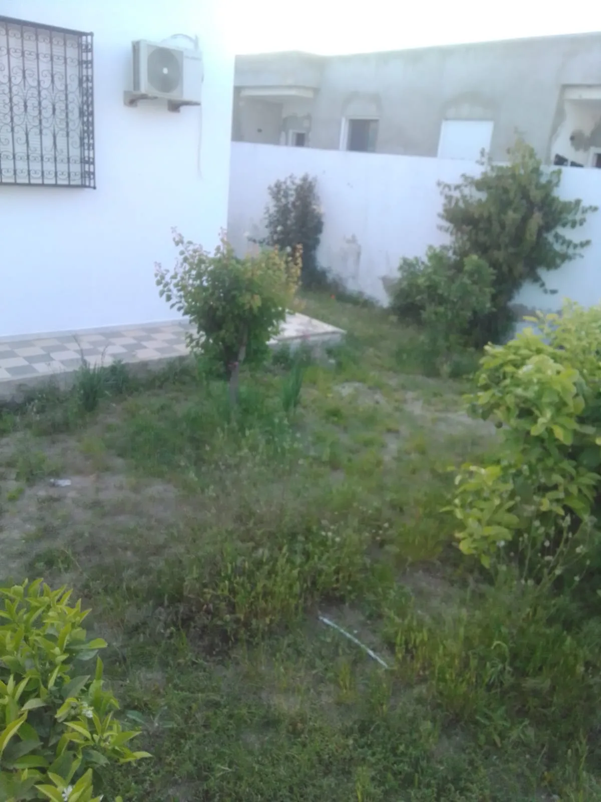 À VENDRE UNE VILLA SITUEE A  HERGLA