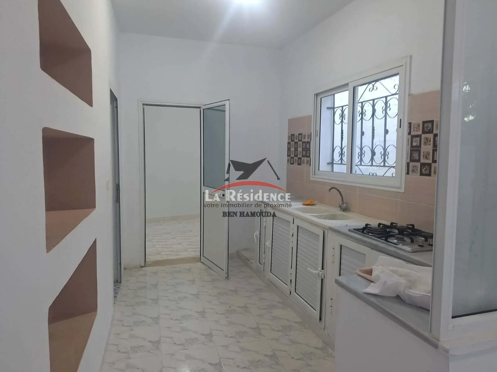 A louer un rez de chaussée d'une  villa pour longue durée à Corniche , Bizerte