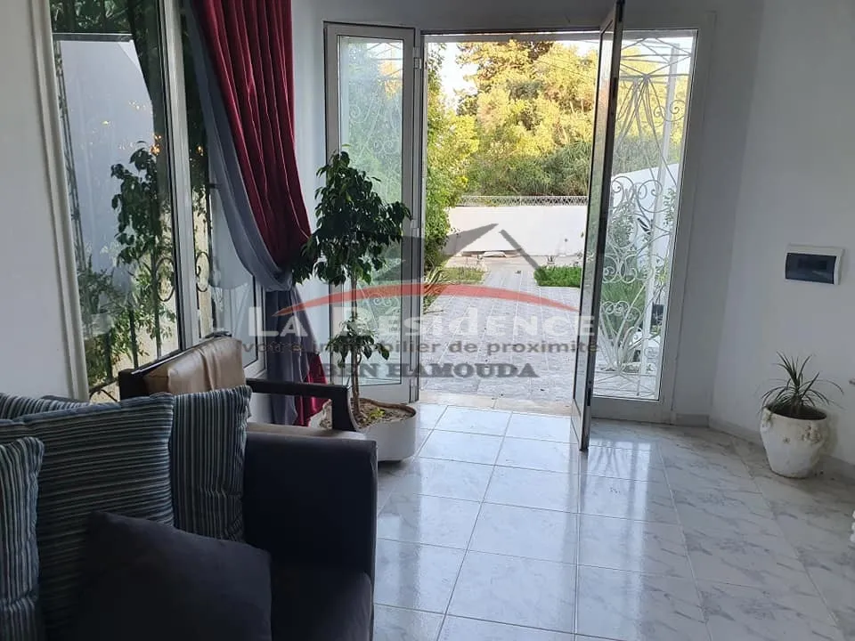 A louer un rez de chaussée d'une  villa pour longue durée à Corniche , Bizerte