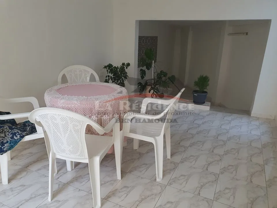 A louer un rez de chaussée d'une  villa pour longue durée à Corniche , Bizerte