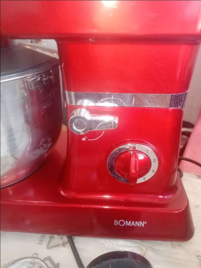 Pétrin 1200w 6,3 litres marque bomann Germany