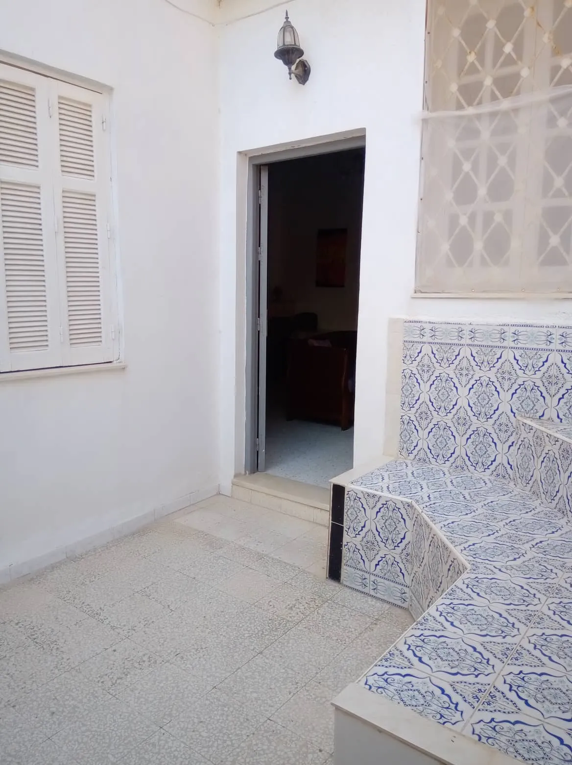 un spacieux s+1 au début de corniche Bizerte