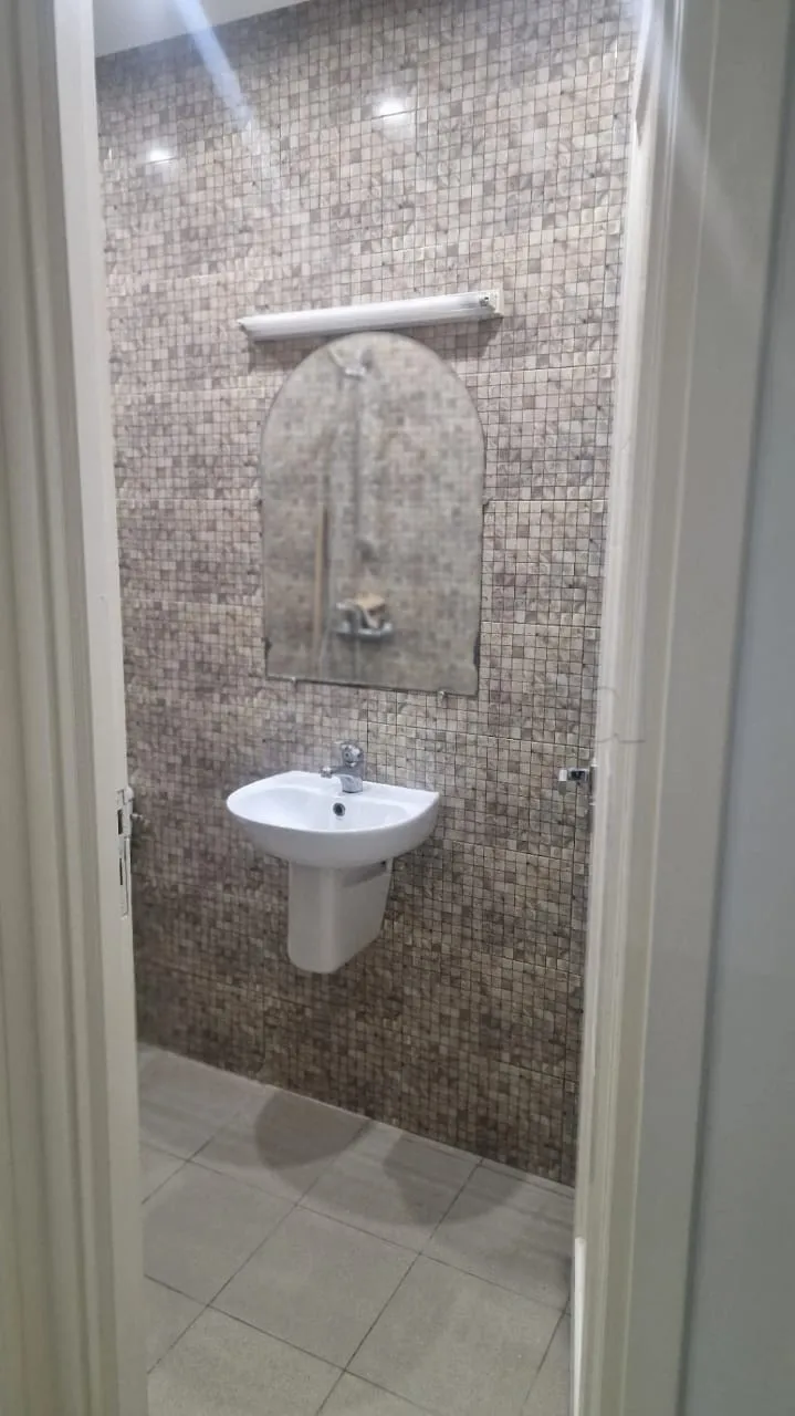 un appartement meublé s+1 au RDC a louer situé a Soukra Prés de Pharmacie Kamoun