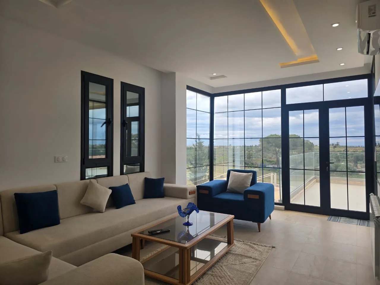 Magnifique villa avec piscine à RMILA pré Mall of Sousse