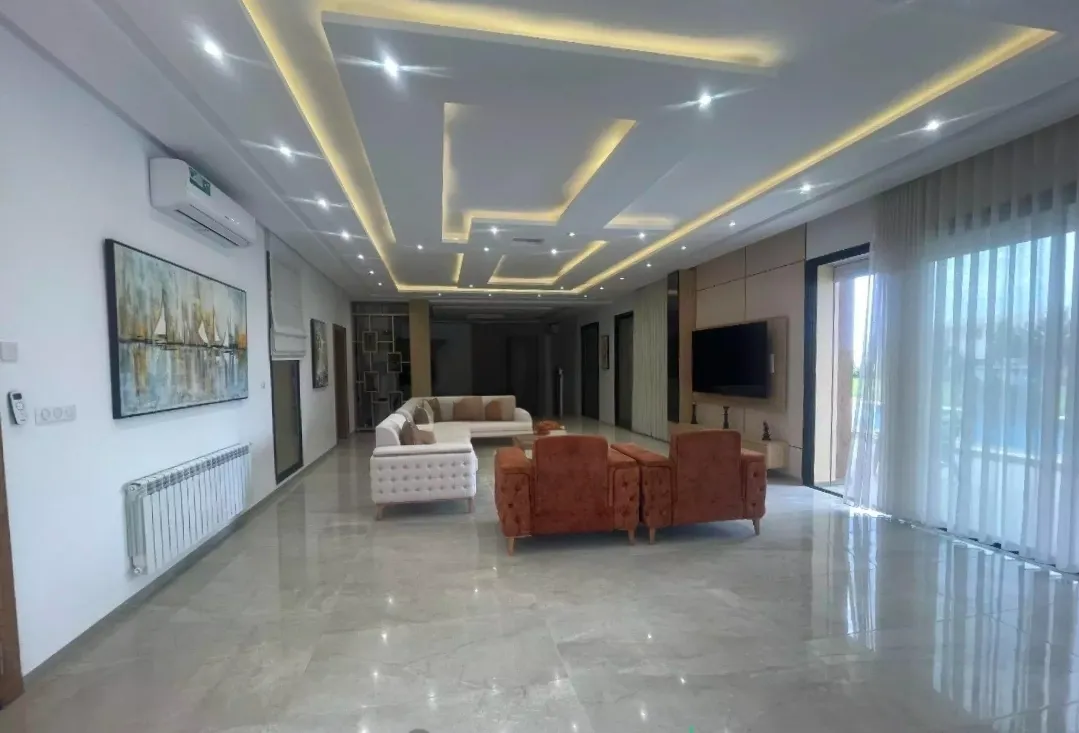 Magnifique villa avec piscine à RMILA pré Mall of Sousse