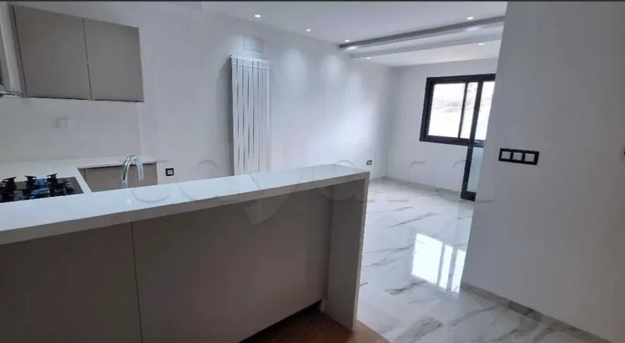 Location S1 vide à Jardin D'El Menzah 2