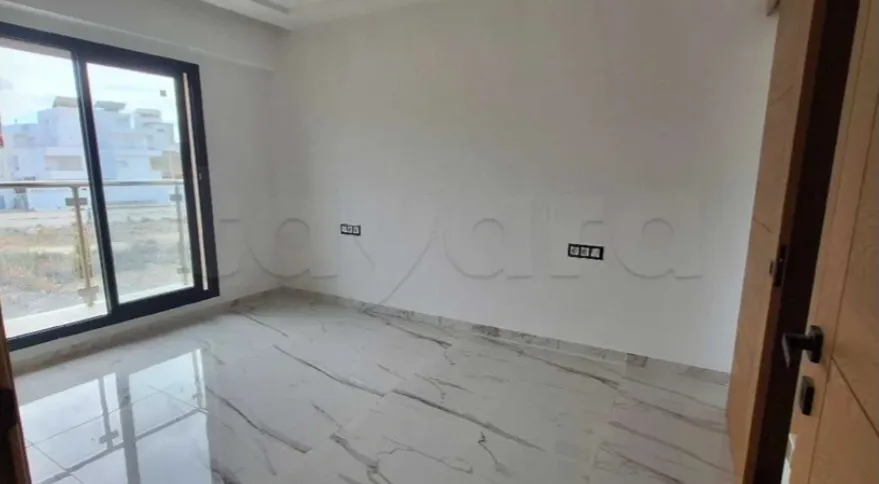 Location S1 vide à Jardin D'El Menzah 2