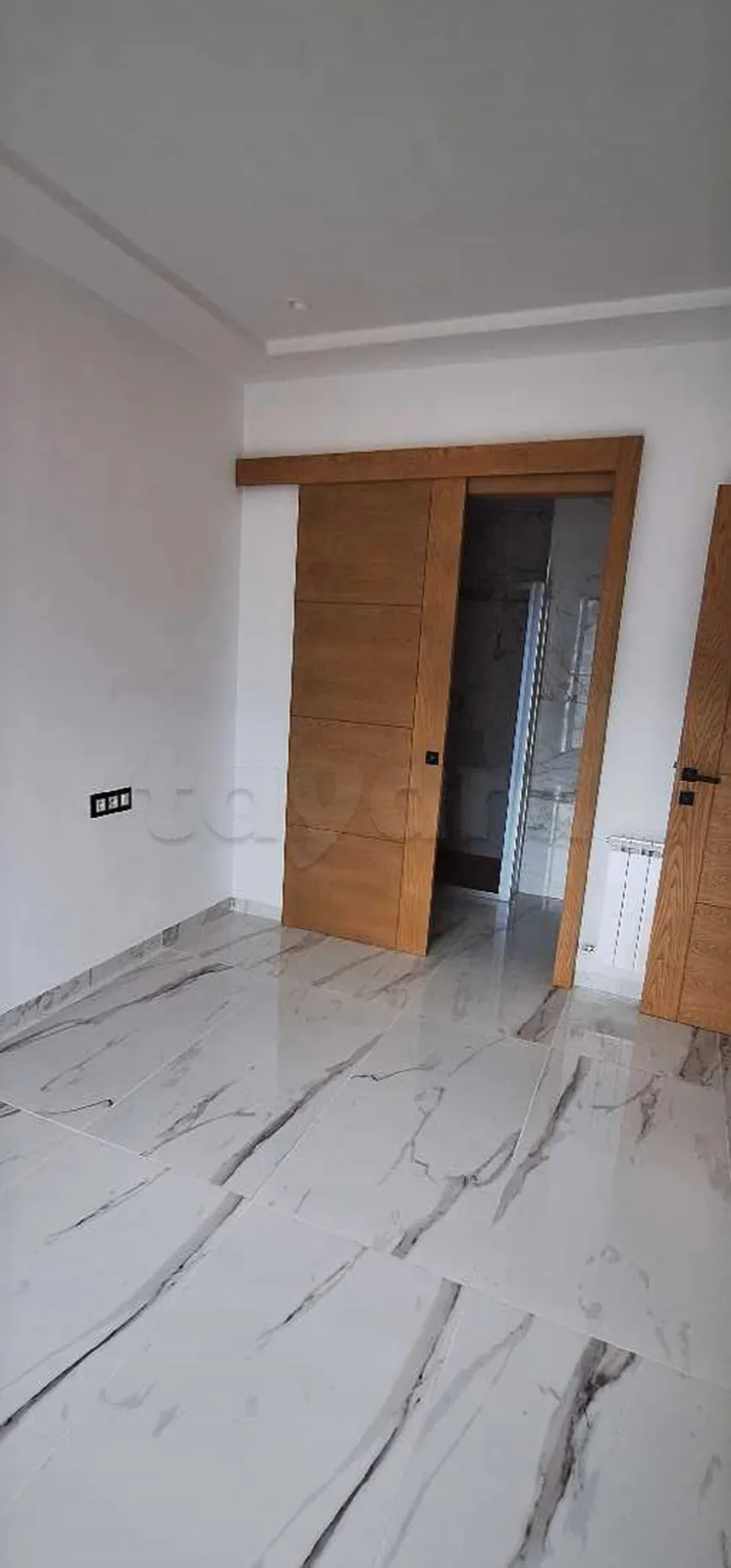 Location S1 vide à Jardin D'El Menzah 2