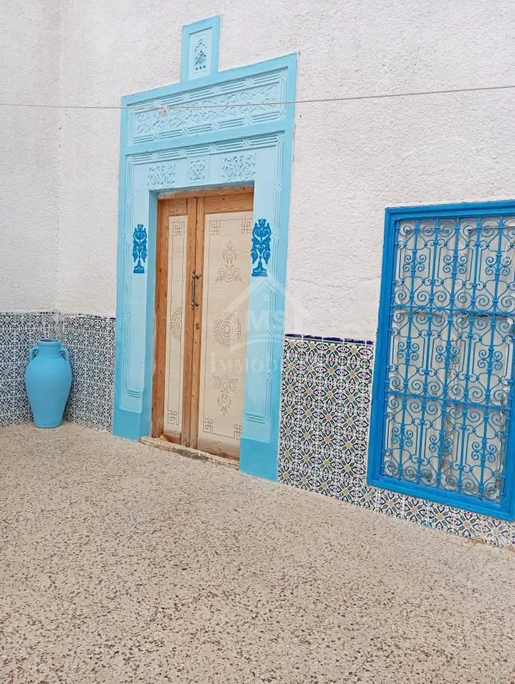 Maison arabesque S+5 à vendre à Korba 51355351