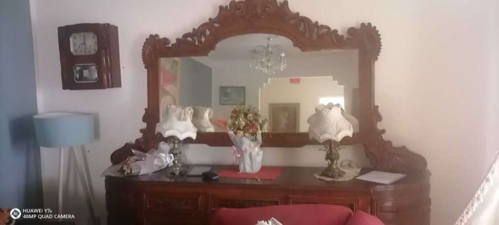 Buffet en Bois antiquaire a vendre