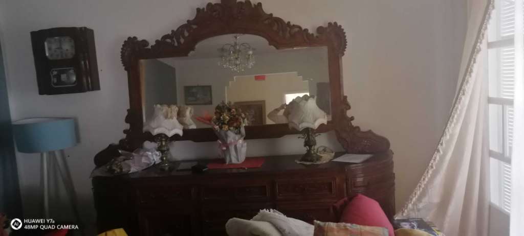 Buffet en Bois antiquaire a vendre