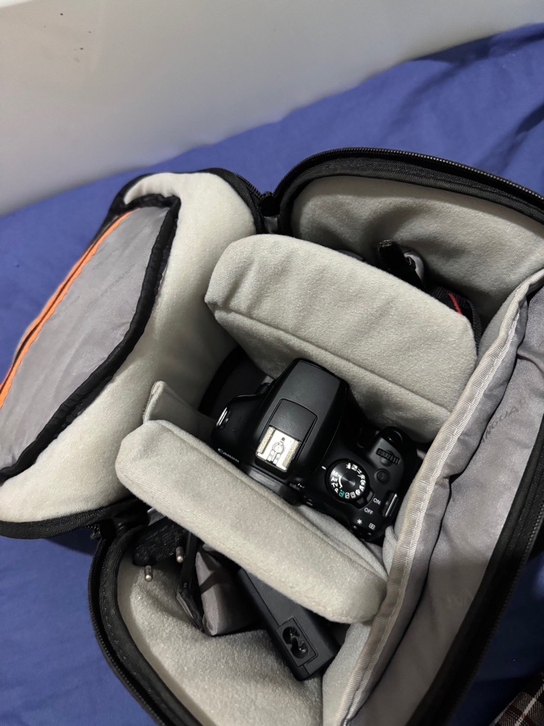 Canon eos 1300d