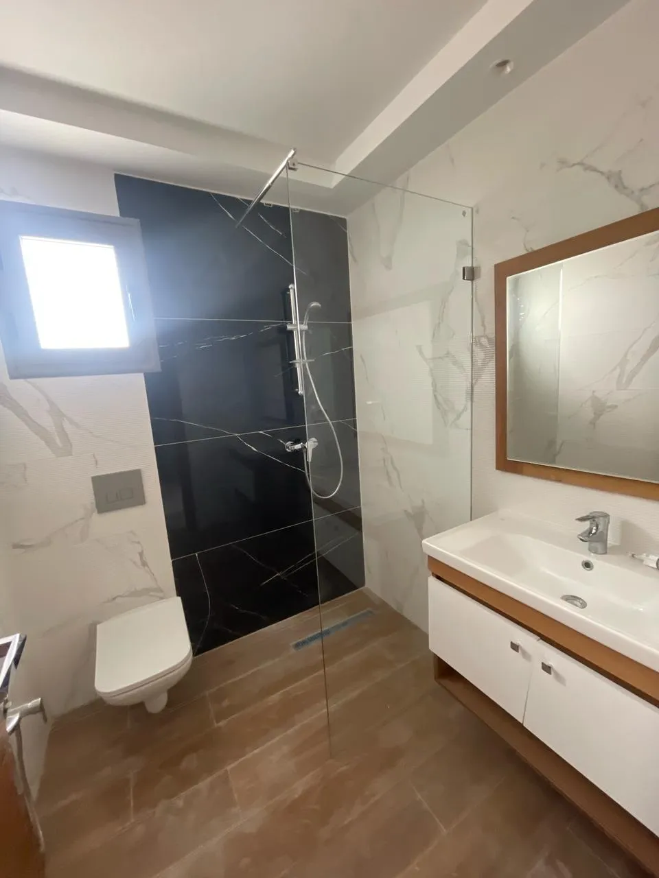 À LOUER | Appartement S+2 Jamais habité avec ( 03 ) Trois Terrasses