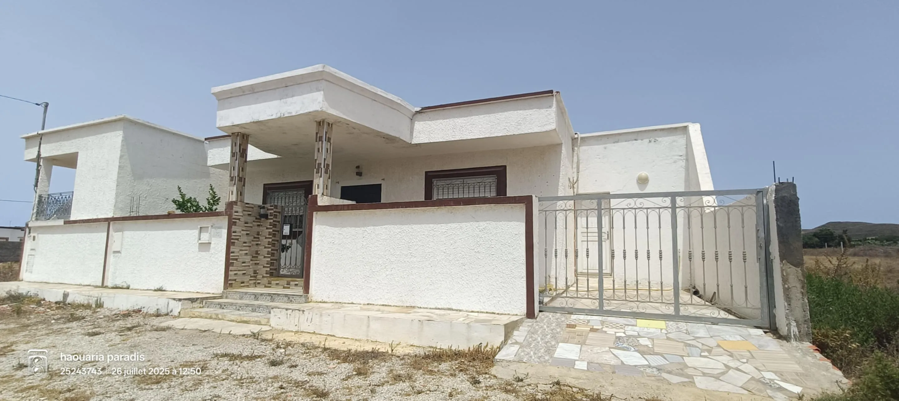 للبيع منزل مع ستوديو في الهوارية طريق الشاطئ 5 دقائق على البحر مستقلين