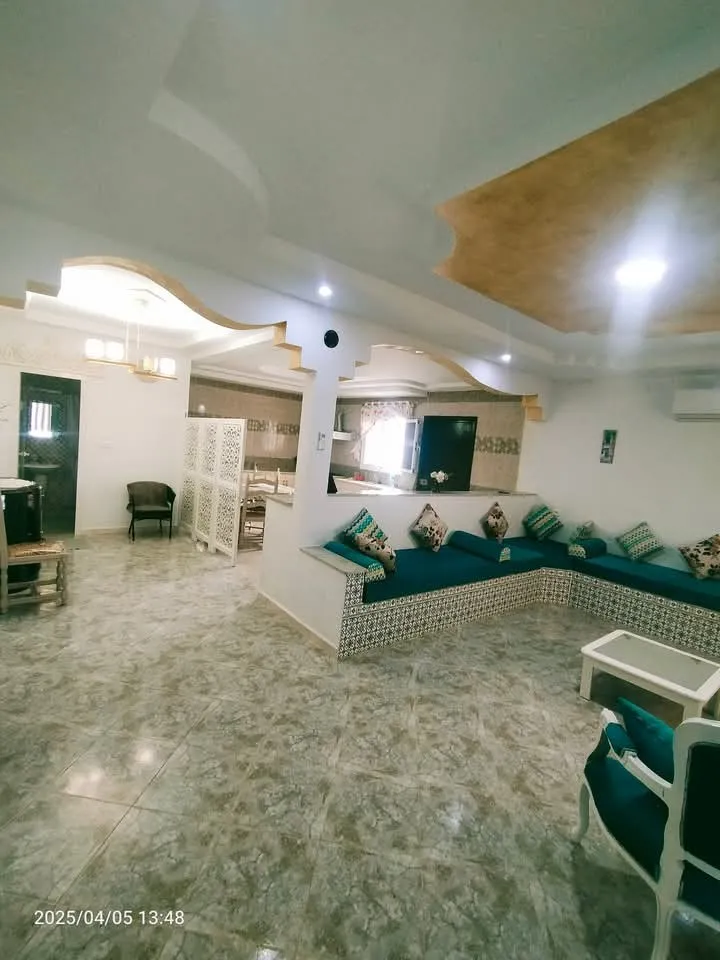 للبيع منزل مع ستوديو في الهوارية طريق الشاطئ 5 دقائق على البحر مستقلين