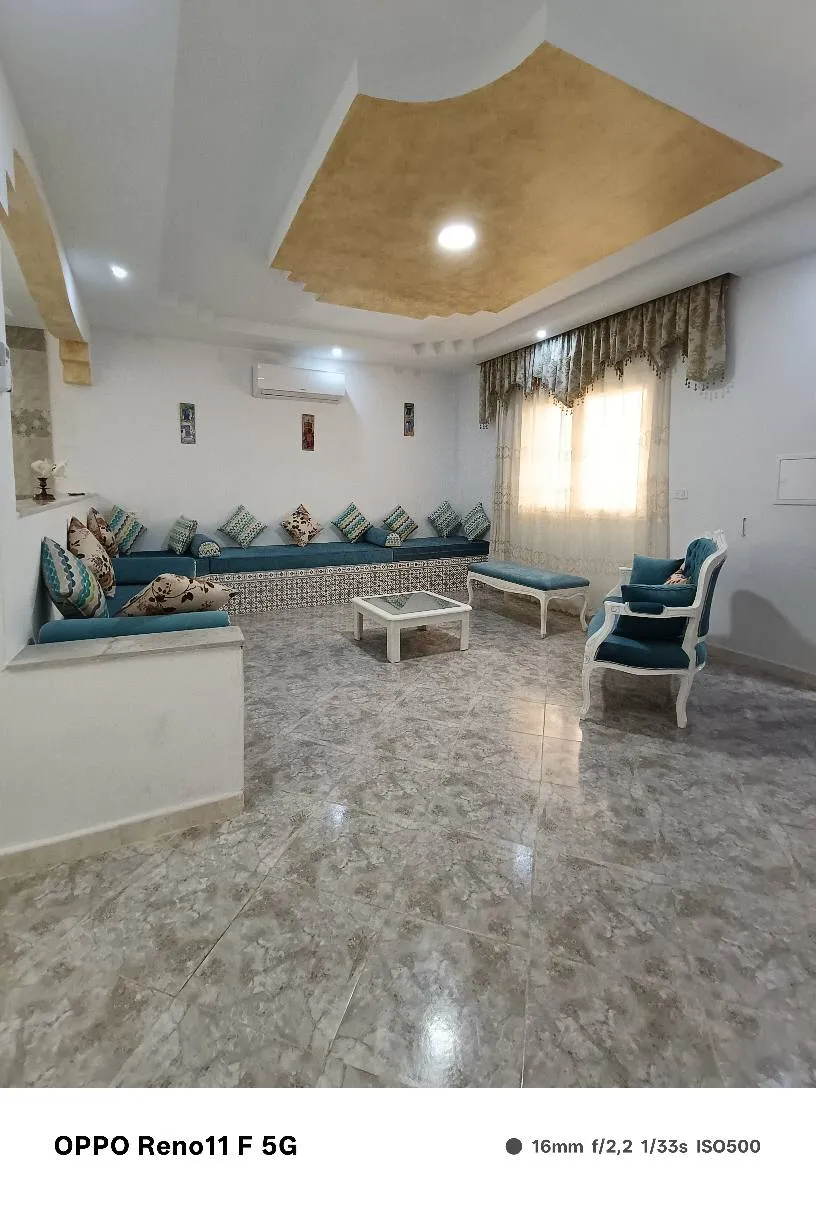 للبيع منزل مع ستوديو في الهوارية طريق الشاطئ 5 دقائق على البحر مستقلين