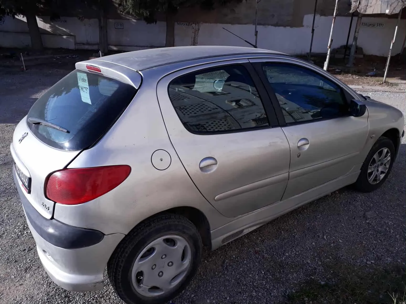 Av Peugeot 206