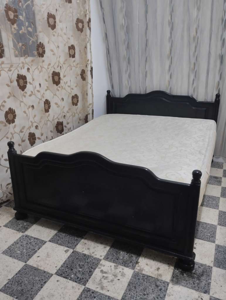 Lit deux places blenz avec matela a vendre à mahdia ☎️ 94.013.109