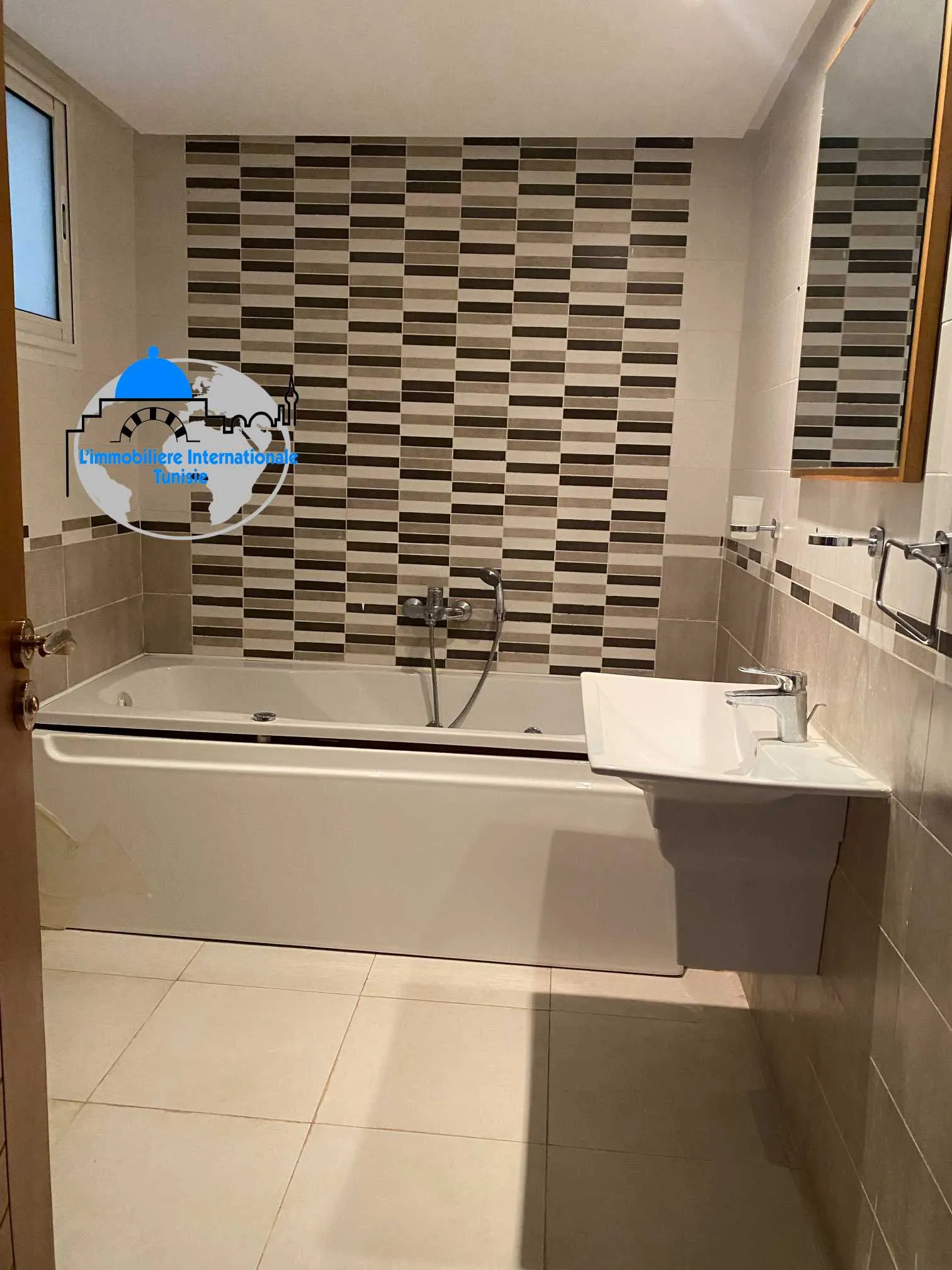 Appartement S+3 à Louer -Route touristique Sousse