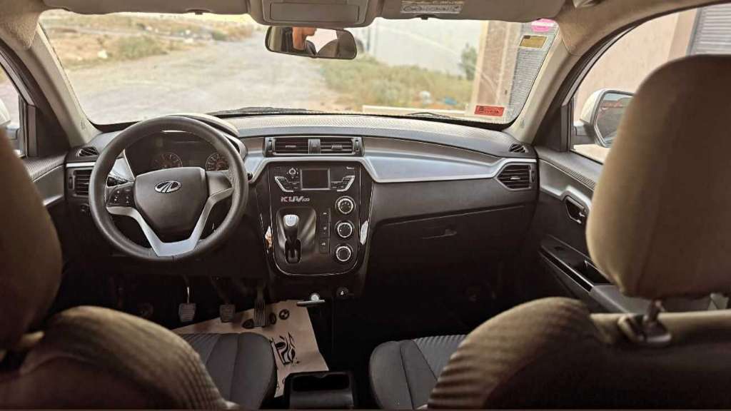 Mahindra Kuv K6 plus 