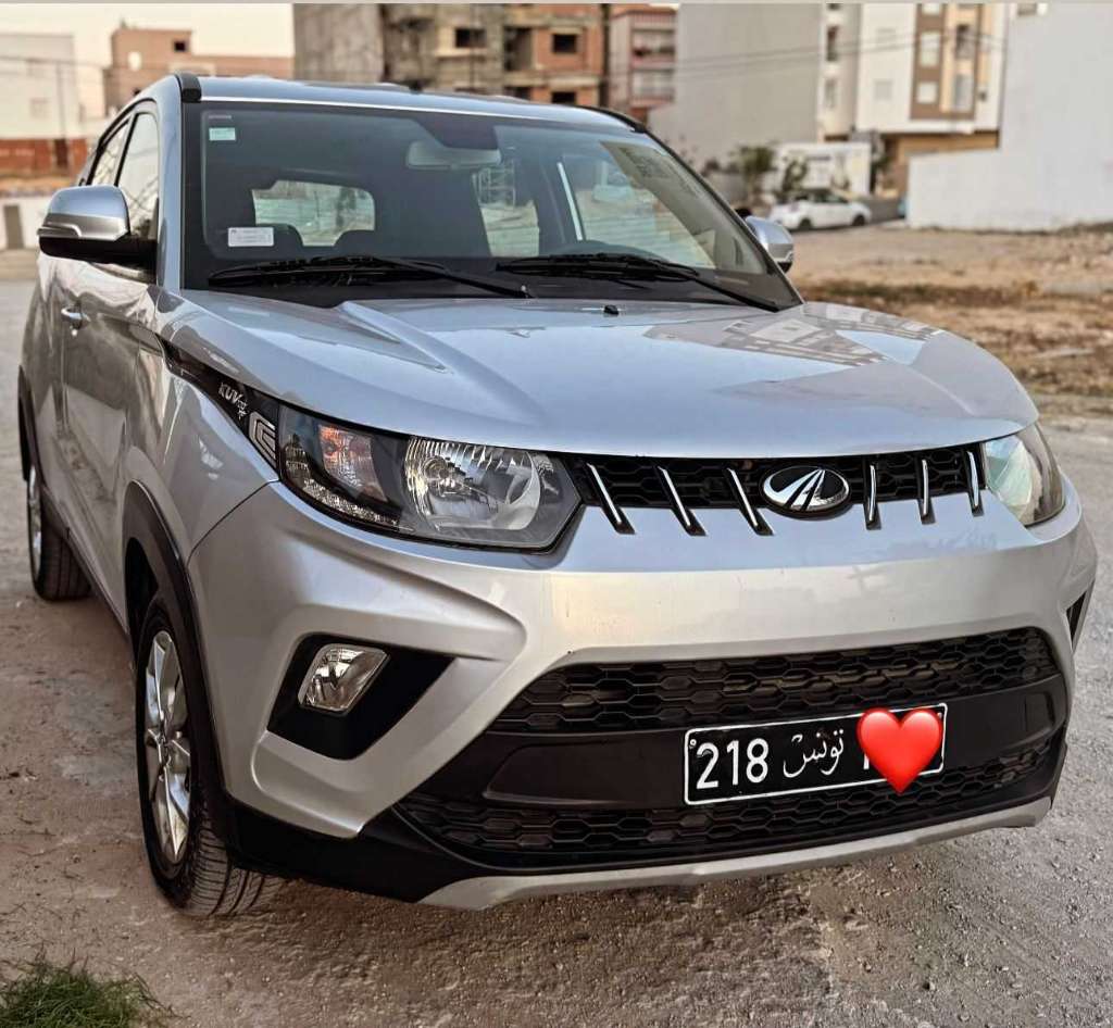 Mahindra Kuv K6 plus 