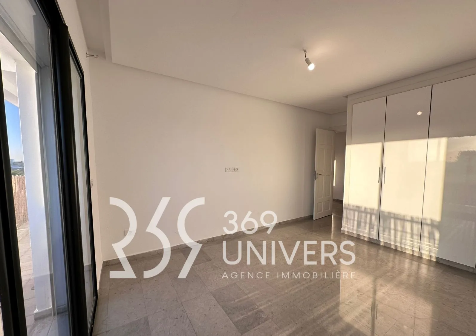 Appartement avec balcon à La Marsa REF RA160