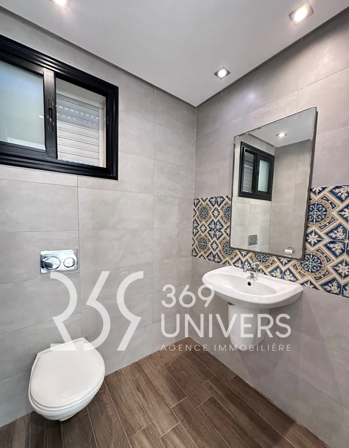 Appartement avec balcon à La Marsa REF RA160