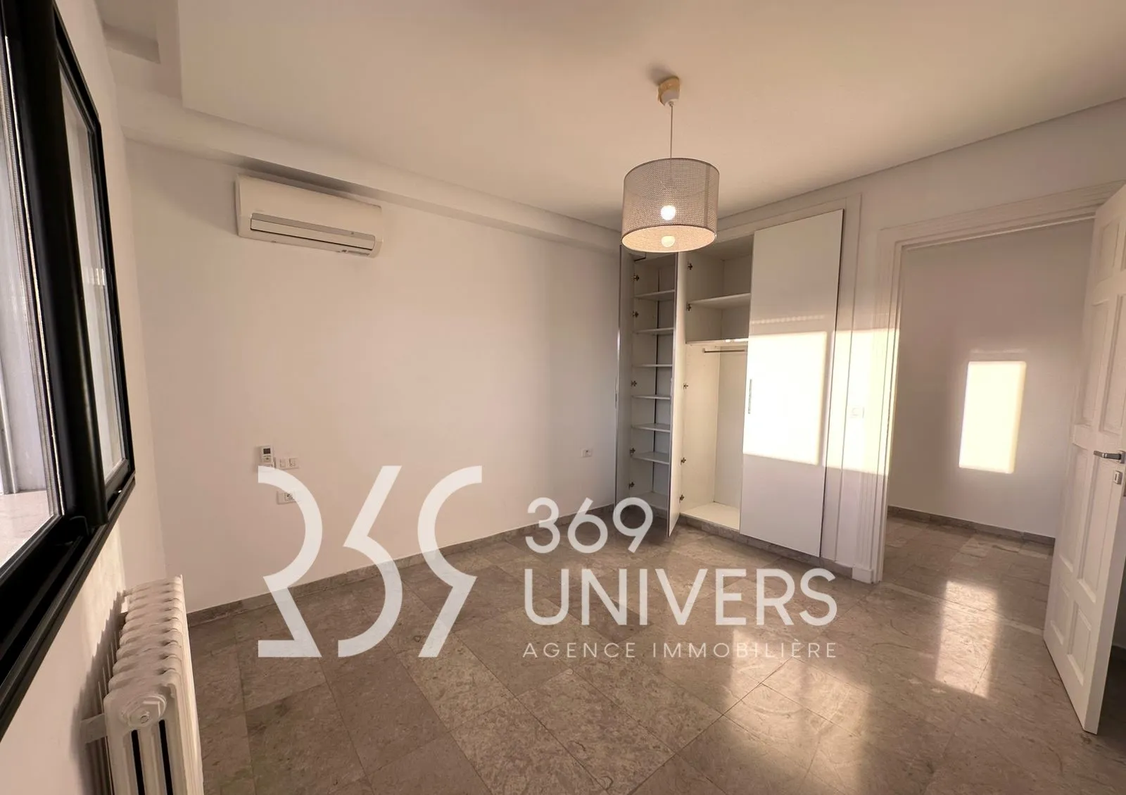 Appartement avec balcon à La Marsa REF RA160