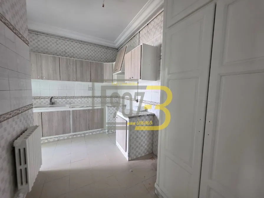 A vendre un appartement s+1 de superficie 67 m2 à cité Ennaser