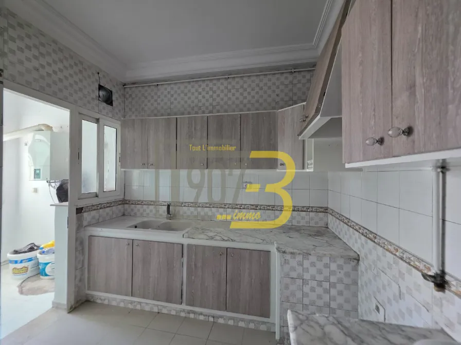 A vendre un appartement s+1 de superficie 67 m2 à cité Ennaser
