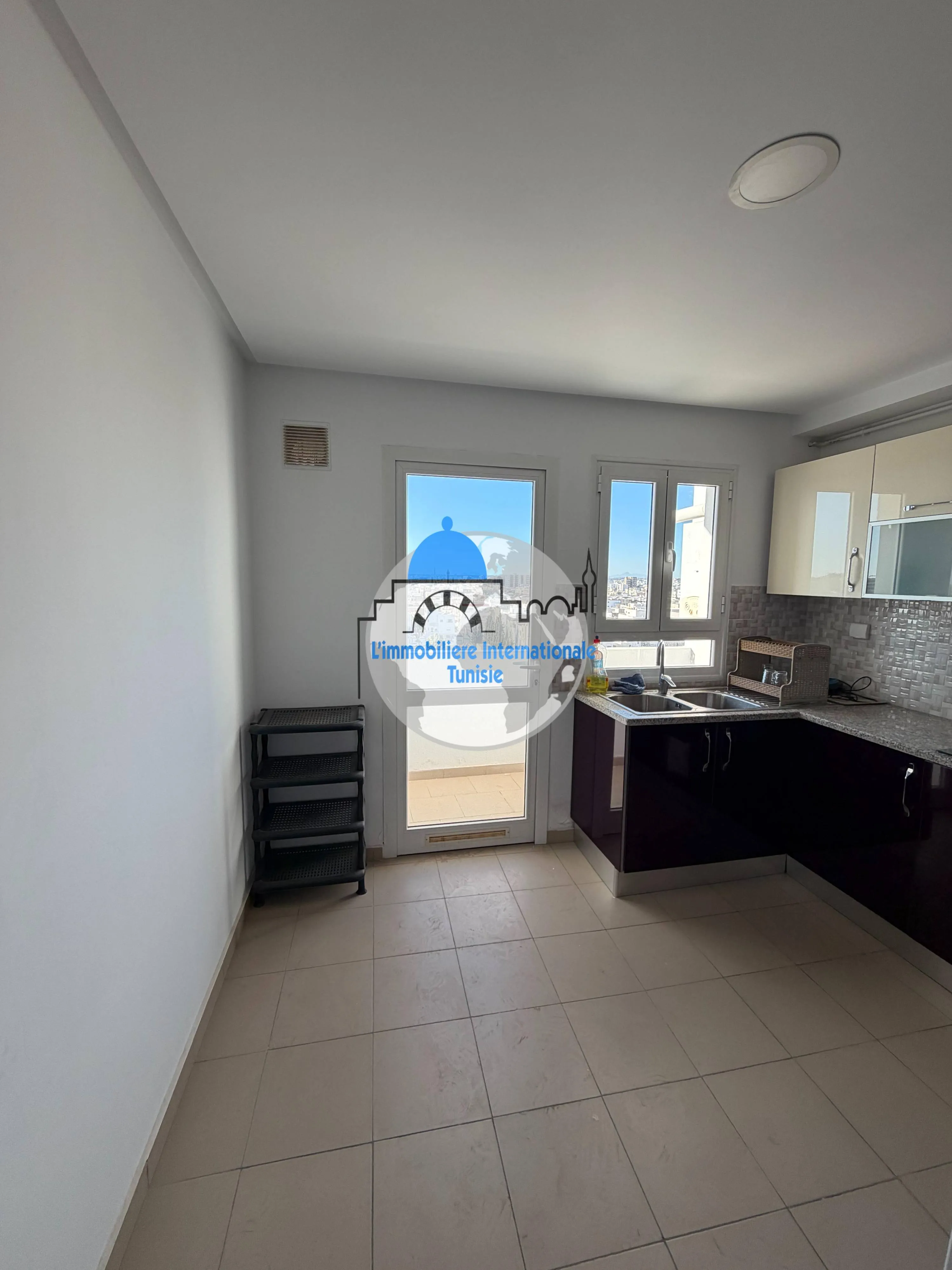 à vendre appartement S+2 -rue Yasser Arafat Sahloul 