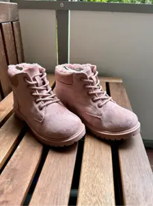 Bottines d'hiver en daim marron avec fourrure
