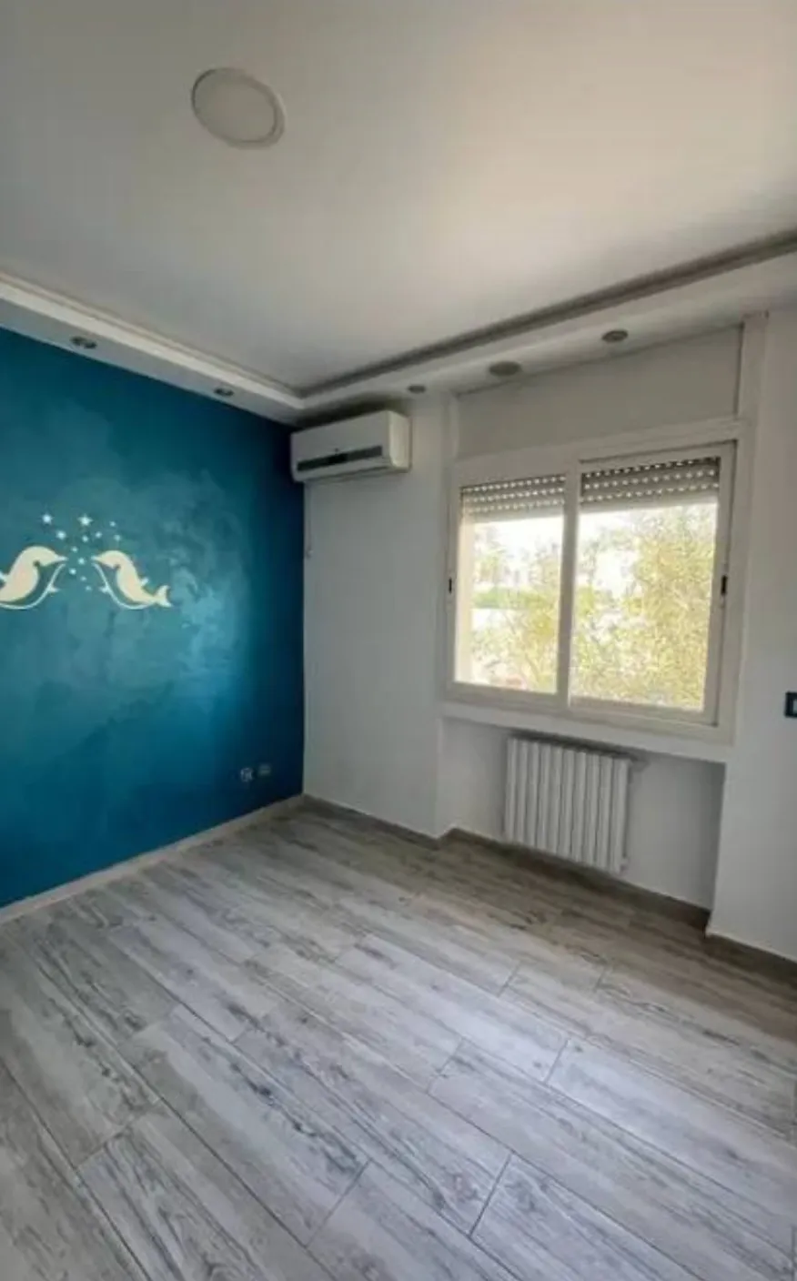 Location S3 vide à La Soukra