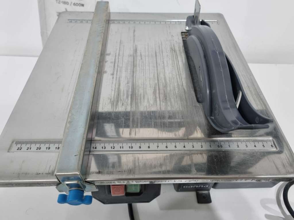 Scie à carrelage GAMMA TZ-180