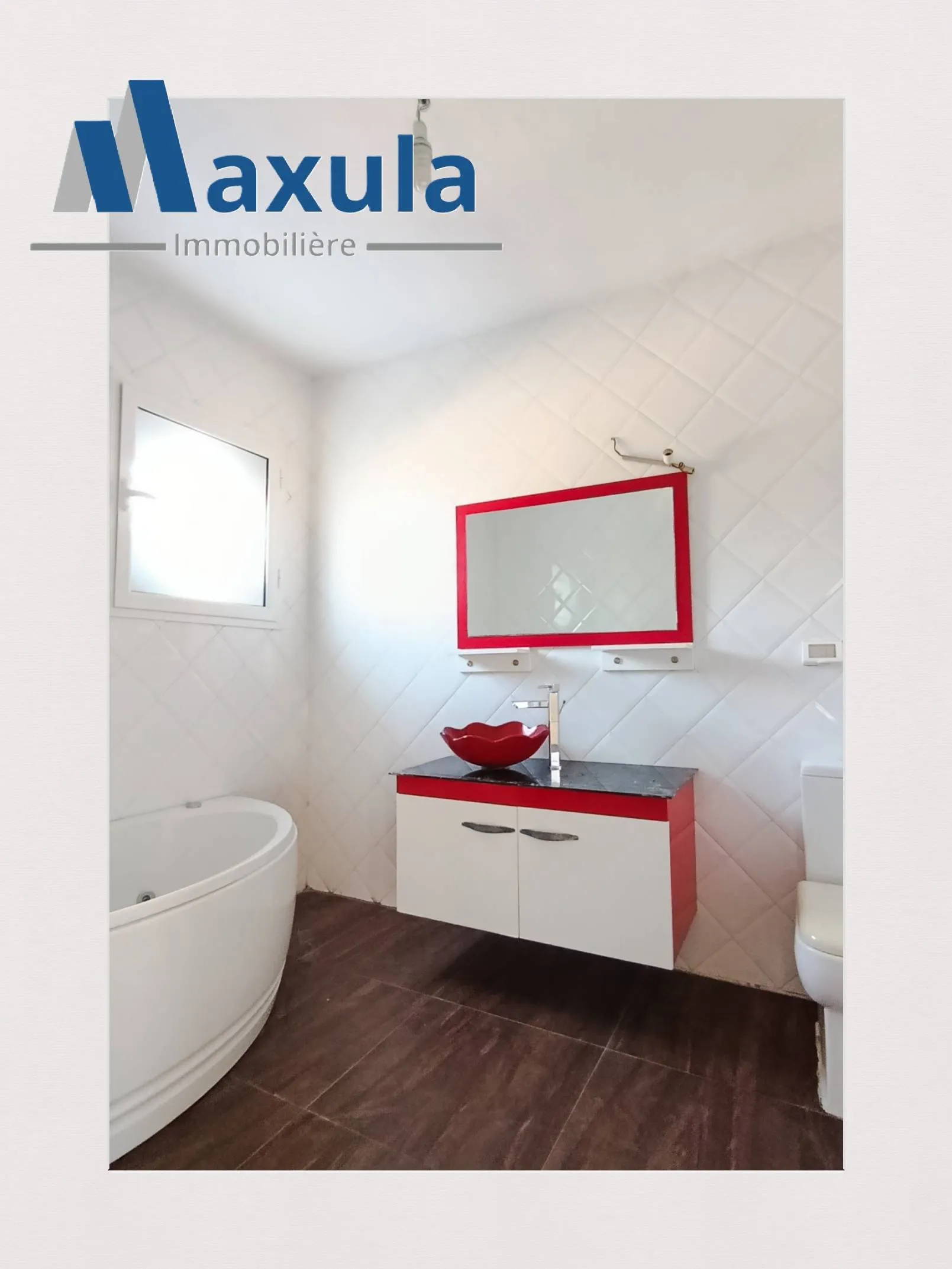 À LOUER SUPERBE TRIPLEX S+4 À LA NOUVELLE MEDINA 