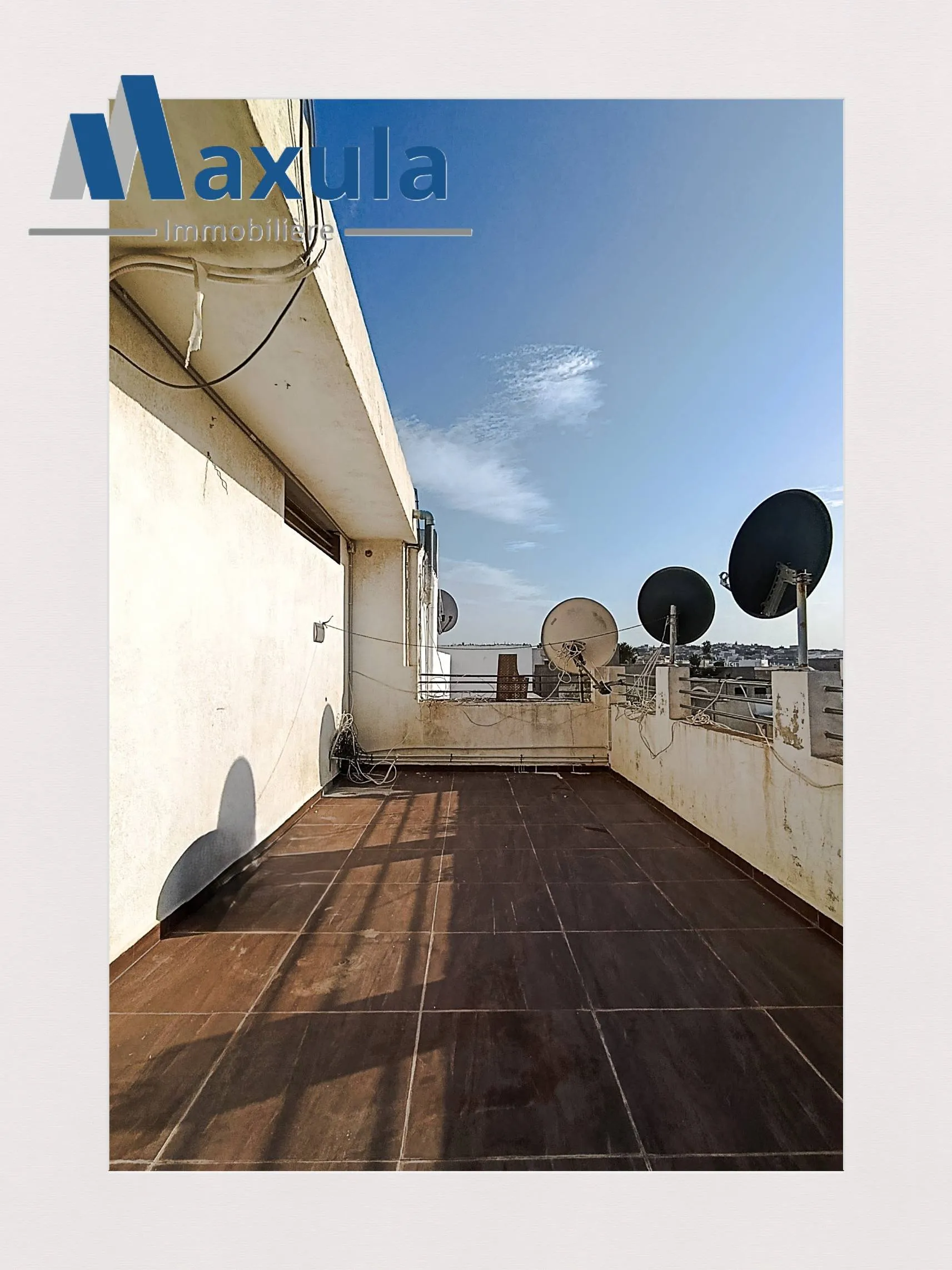 À LOUER SUPERBE TRIPLEX S+4 À LA NOUVELLE MEDINA 