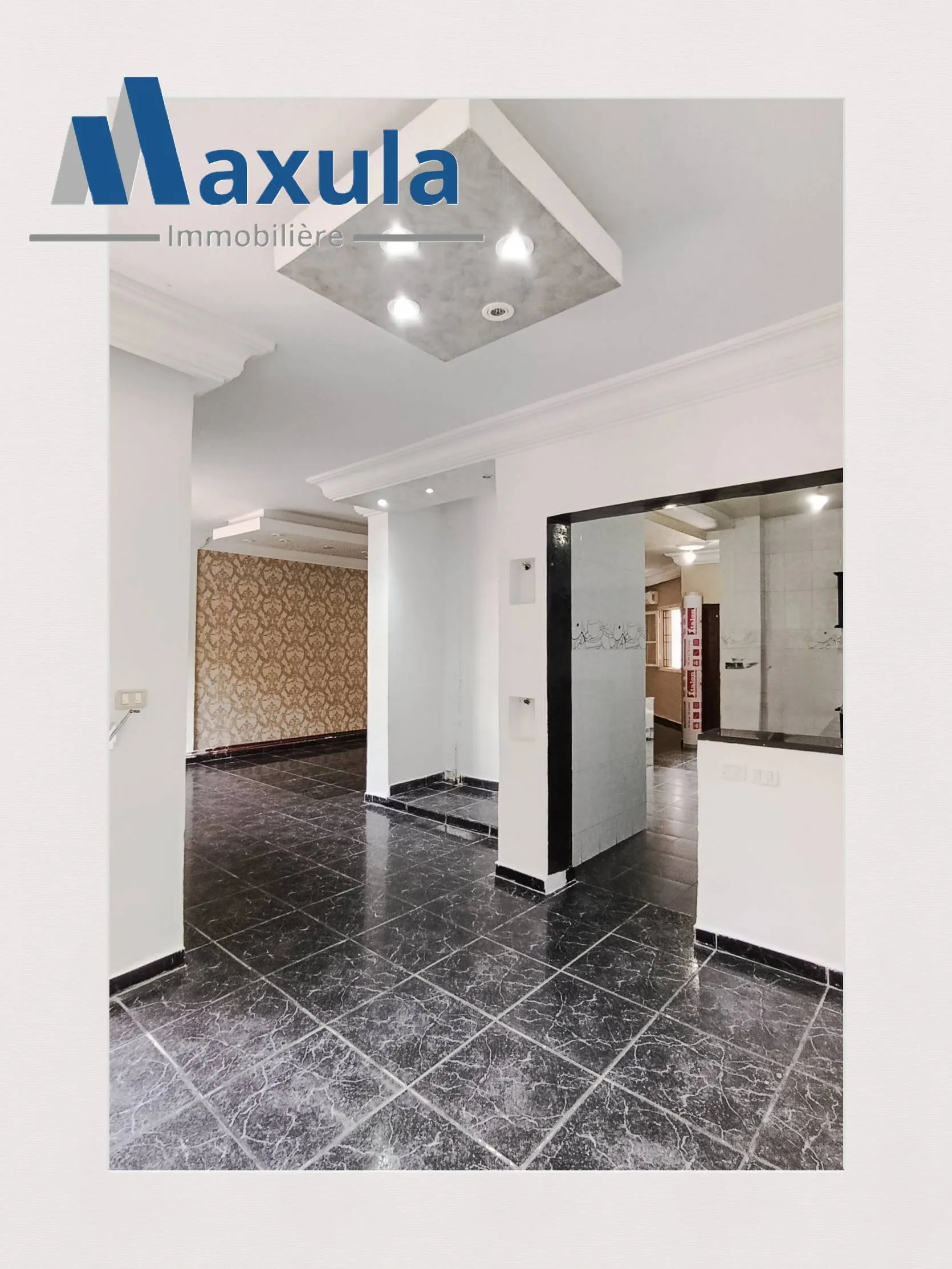 À LOUER SUPERBE TRIPLEX S+4 À LA NOUVELLE MEDINA 