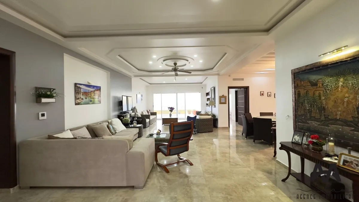 À Vendre | Villa Luxueuse Pieds dans l’Eau – Jinène Beni Khiar