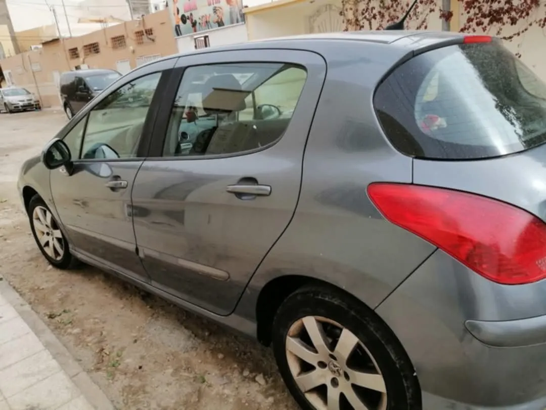 Peugeot 308 en très bonne état