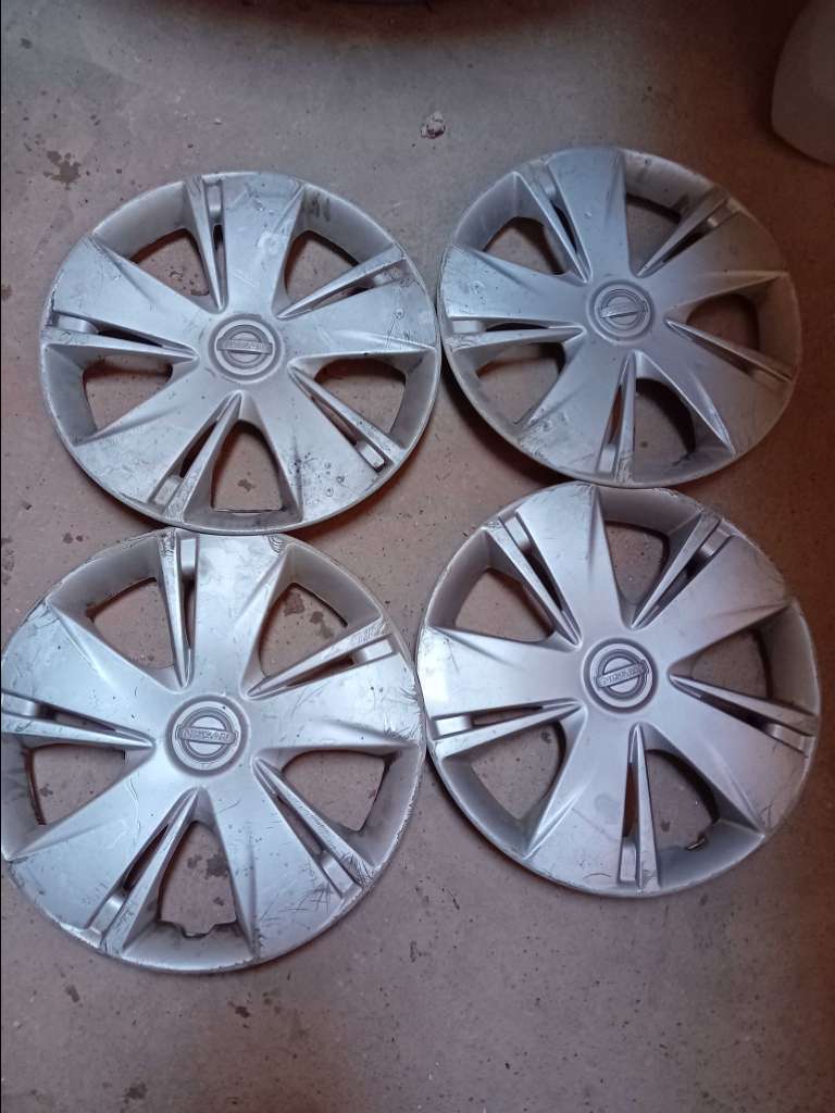 Avendre 4 angiliveur nissan micra nthaf d'origine nm de tlf 99 301 298 