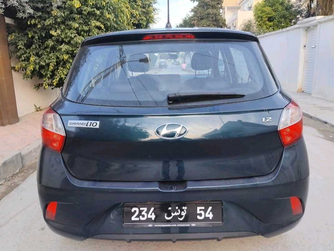 HYANDAI GRAND I 10 PREMIÈRE MAIN TRÈS PROPRE