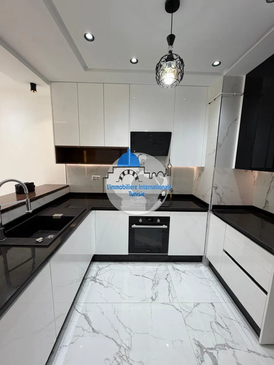 Appartement de luxe S+1 à louer à -Khzema 