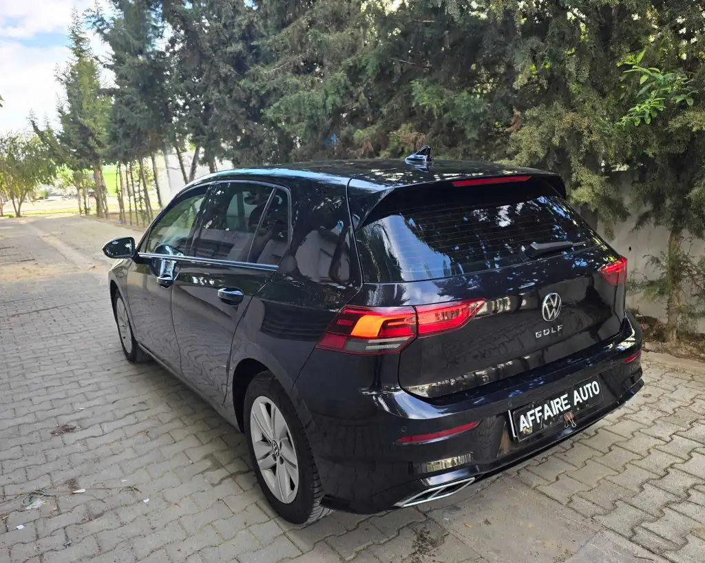 đVolkswagen Golf8 essence 2022 đ
đ on accepte l Ă©change des voitures