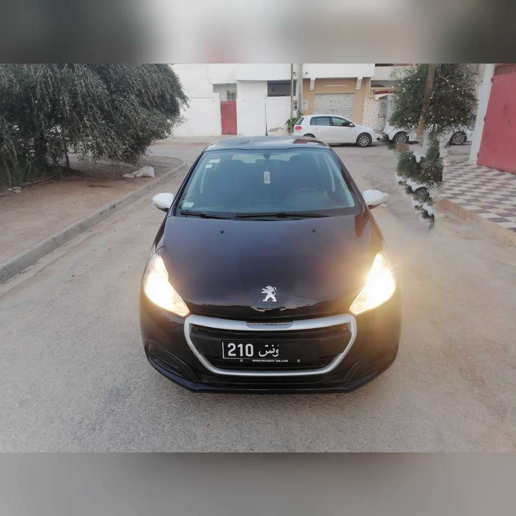 Peugeot 208 Like tout option age 6 ans tel 97307466 /54860724