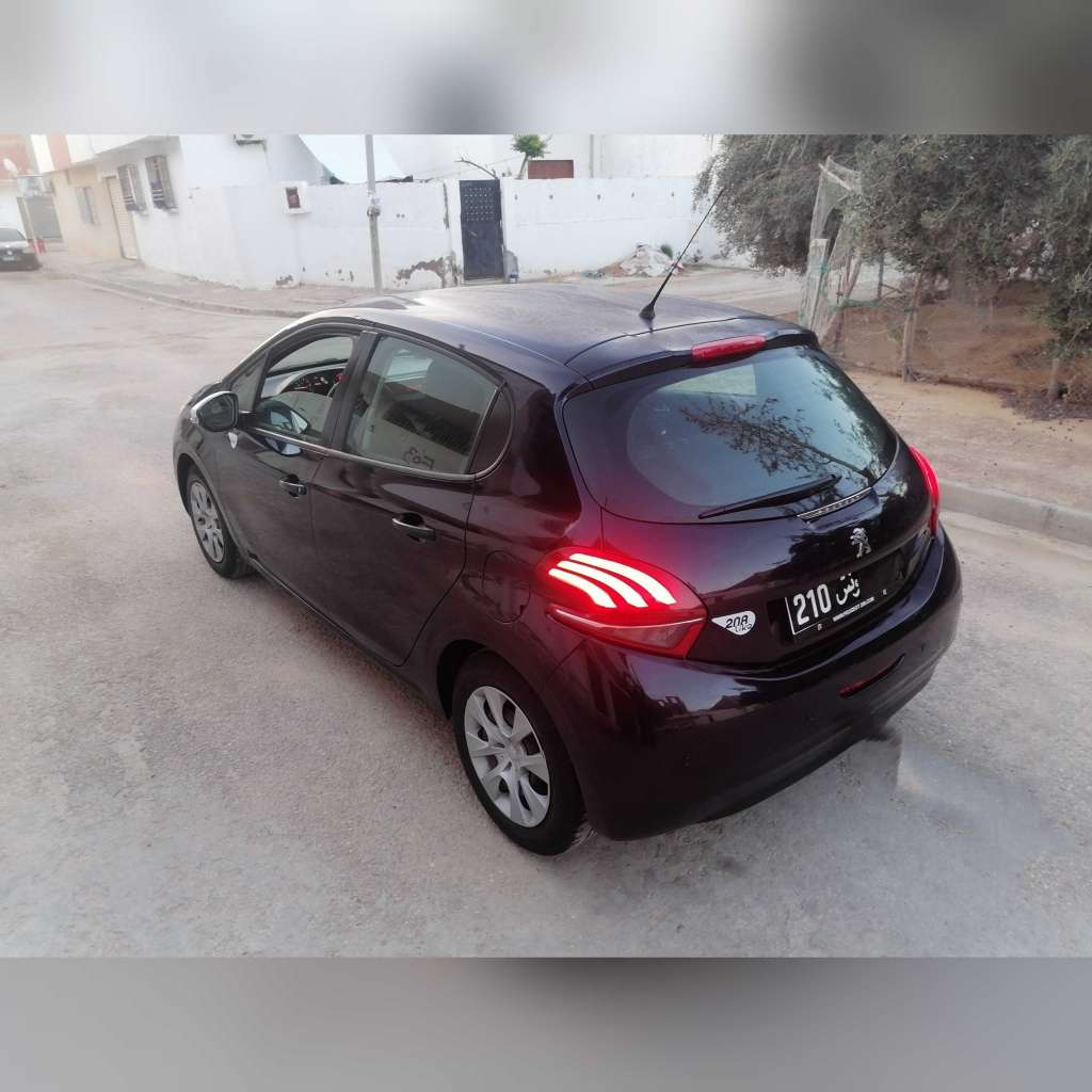 Peugeot 208 Like tout option age 6 ans tel 97307466 /54860724