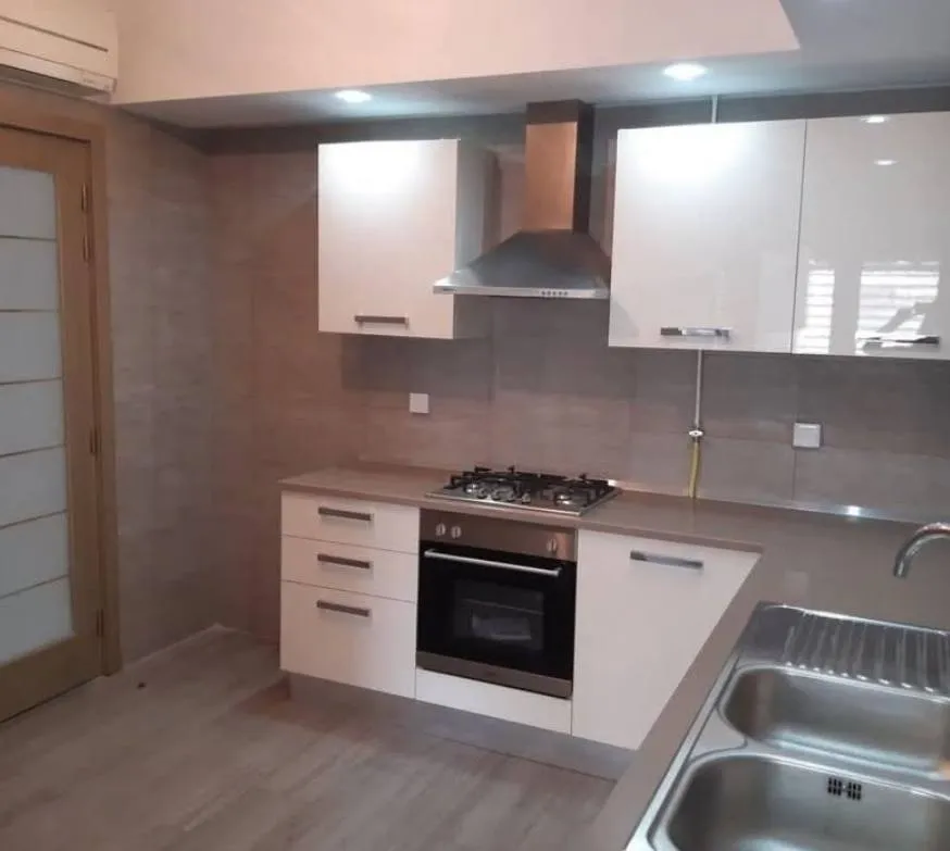 Location S2 vide à Ennasr 2