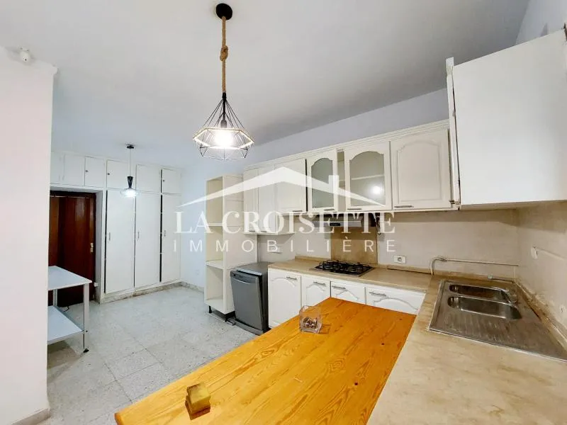 Villa s4 avec jardin et terrasse à La Marsa ZVL0071