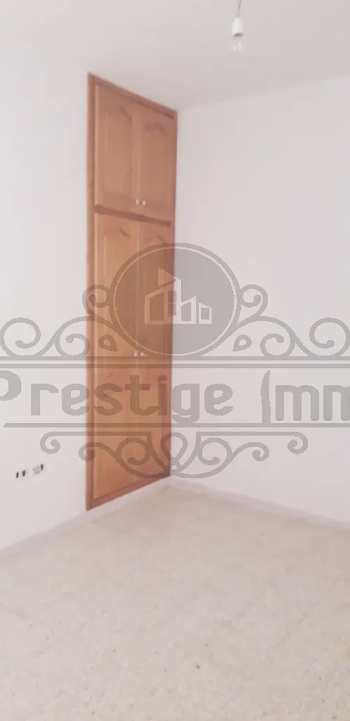 Spacieux étage de villa